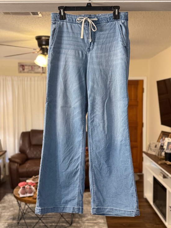 American Eagle Outfitters Denim - American Eagle Dreamy Drape Cozy Low-Rise Baggy Jeans